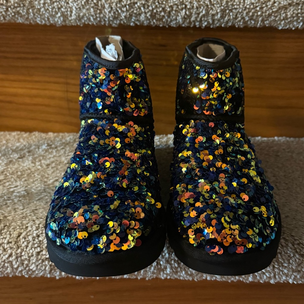 NEW UGG Mini Stellar Sequin